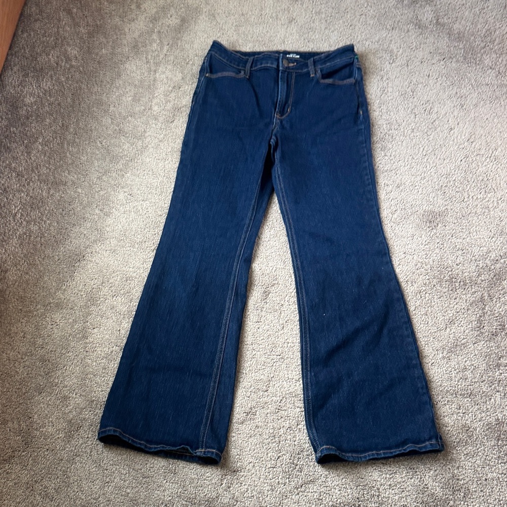 Old Navy Wow High Waisted Flare Jeans (Size 4 fits like a 6)